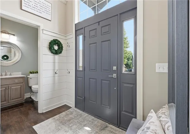 Photo 4 of Sale Pending at 1550 Carriage Cir, Liberty, MO 64068 | MLS# 2630139 | Listing updated on 2026-09-28