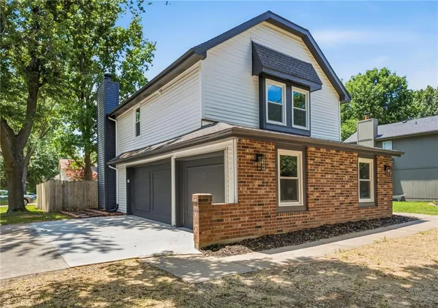 2nd image of 15529 W 146th St, Olathe, KS 66062 | MLS# 2630141