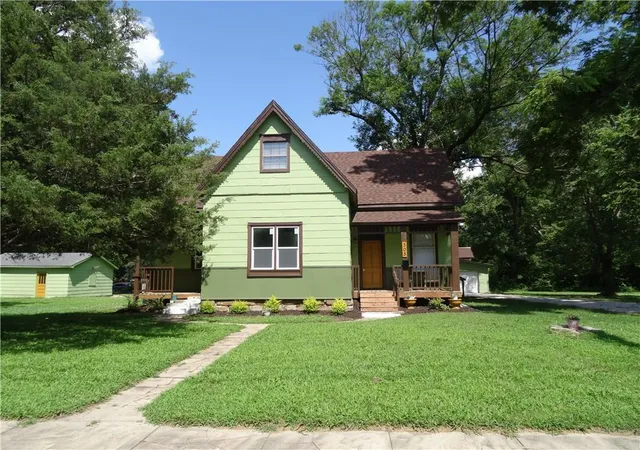 Homes for sale in Butler, MO | 305 S Mechanic St, Butler, MO 64730 | MLS# 2630153