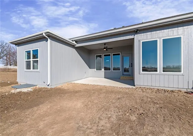 Homes for sale in Basehor, KS | 14655 Amanda Ln, Basehor, KS 66007 | MLS# 2630161
