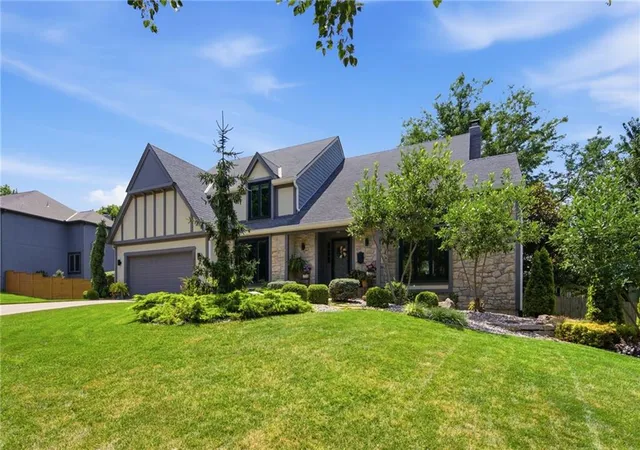 2nd image of 12130 Bluejacket St, Overland Park, KS 66213 | MLS# 2630162