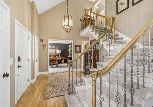 5th image of 12130 Bluejacket St, Overland Park, KS 66213 | MLS# 2630162