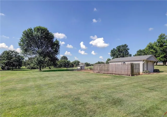 3rd image of 24475 W 55Th St, Shawnee, KS 66226 | MLS# 2630170
