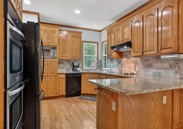 Homes for sale in Lenexa, KS | 8442 Lakeview Ave, Lenexa, KS 66219 | MLS# 2630172