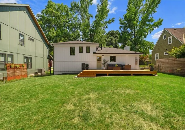 41st image of 2806 W 48th St, Westwood, KS 66205 | MLS# 2630181