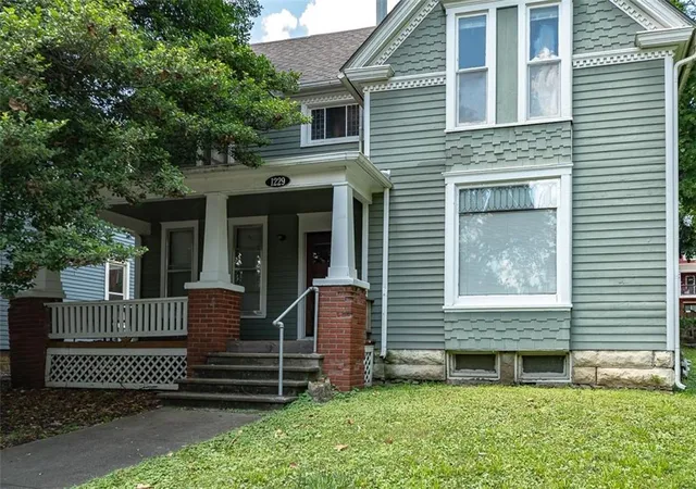 Homes for sale in Lawrence, KS | 1229 Tennessee St, Lawrence, KS 66044 | MLS# 2630189