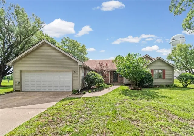 Homes for sale in Lathrop, MO | 36 Hubbard Pl, Lathrop, MO 64465 | MLS# 2630190