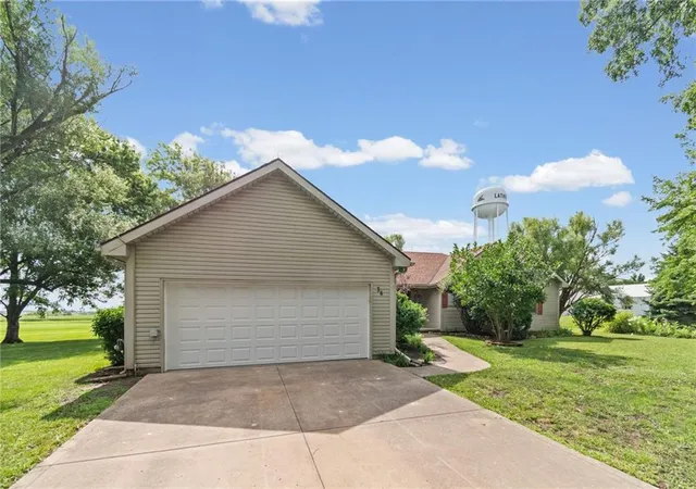 Homes for sale in Lathrop, MO | 36 Hubbard Pl, Lathrop, MO 64465 | MLS# 2630190