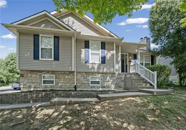 2nd image of 6315 N Quincy Ave, Kansas City, MO 64119 | MLS# 2630193