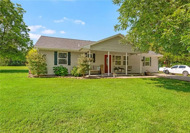 Homes for sale in Nevada, MO | 15562 E Kaw Rapids Rd, Nevada, MO 64772 | MLS# 2630197
