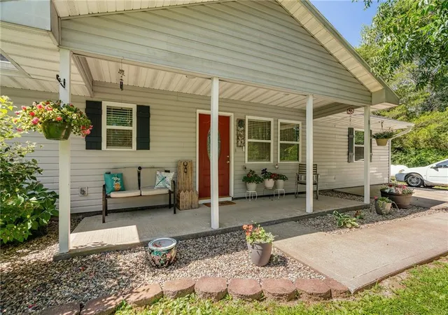 Homes for sale in Nevada, MO | 15562 E Kaw Rapids Rd, Nevada, MO 64772 | MLS# 2630197