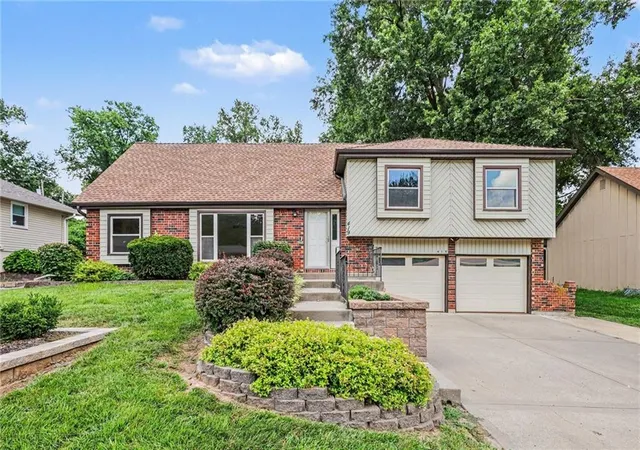 Homes for sale in Liberty, MO | 419 Gordon Dr, Liberty, MO 64068 | MLS# 2630200
