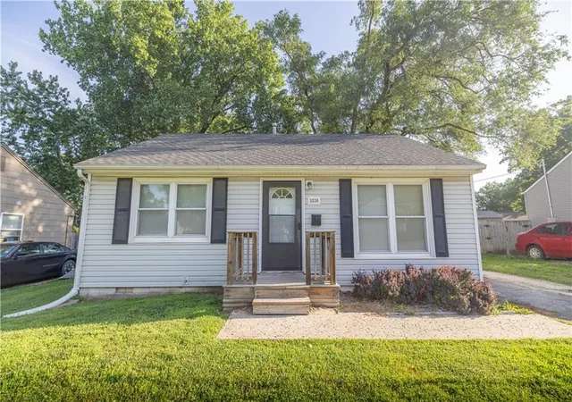 Homes for sale in Kansas City, MO | 3530 53rd St, Kansas City, MO 64119 | MLS# 2630202