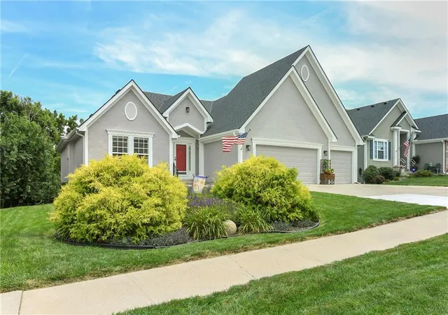 1st image of 537 Ne Topaz Dr, Lees Summit, MO 64086 | MLS# 2630203
