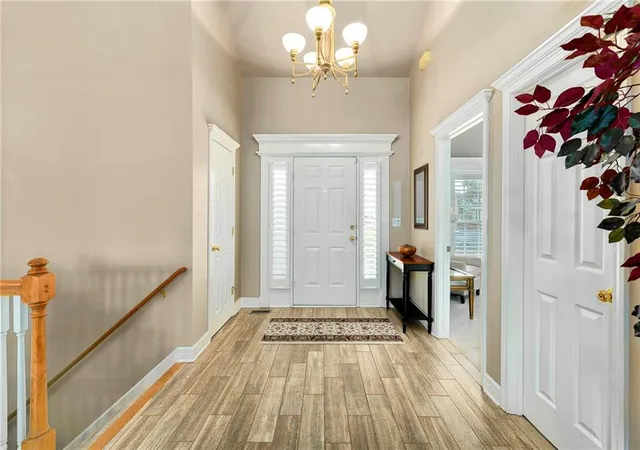 5th image of 537 Ne Topaz Dr, Lees Summit, MO 64086 | MLS# 2630203