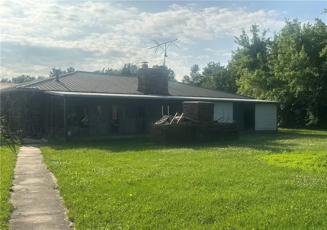 1st image of 1099 Ne 50 Hwy, Knob Noster, MO 65336 | MLS# 2630205