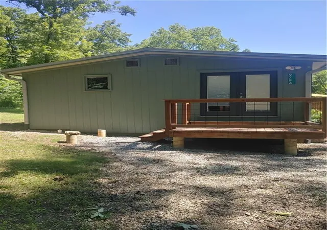 Homes for sale in Ozawkie, KS | 9794 Glenwood Dr, Ozawkie, KS 66070 | MLS# 2630206