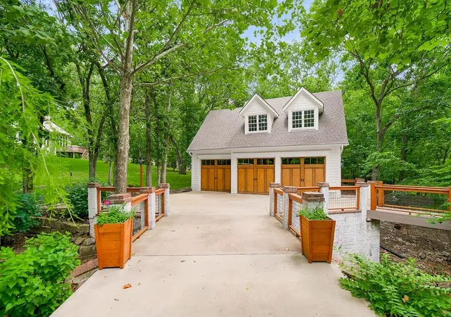 3rd image of 6215 Arapahoe St, Shawnee, KS 66226 | MLS# 2630207