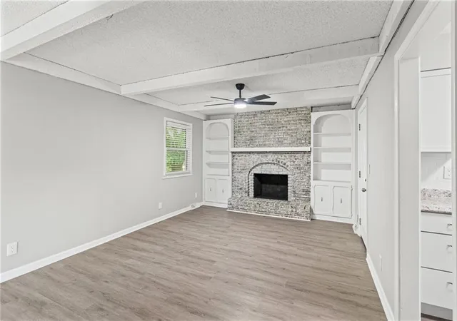 Photo 4 of Sale Pending at 403 Kingsley Ave, Liberty, MO 64068 | MLS# 2630210 | Listing updated on 2026-10-09