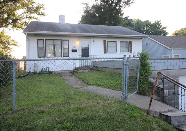 Homes for sale in Saint Joseph, MO | 406 Eulich St, Saint Joseph, MO 64501 | MLS# 2630211