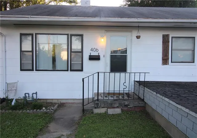 Homes for sale in Saint Joseph, MO | 406 Eulich St, Saint Joseph, MO 64501 | MLS# 2630211