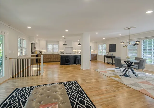 5th image of 8020 Juniper St, Prairie Village, KS 66208 | MLS# 2630219