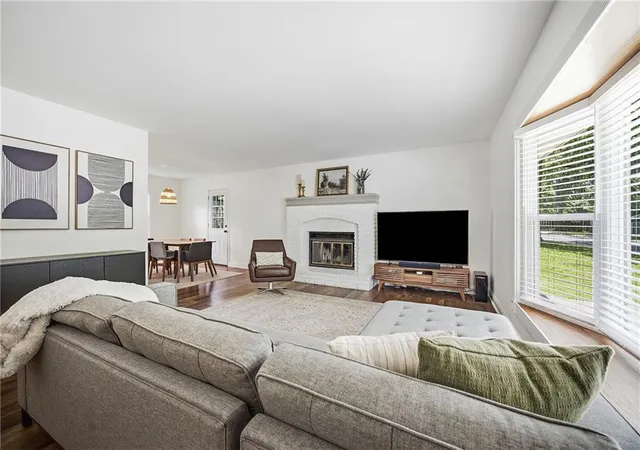 3rd image of 6101 W 76Th St, Prairie Village, KS 66208 | MLS# 2630224