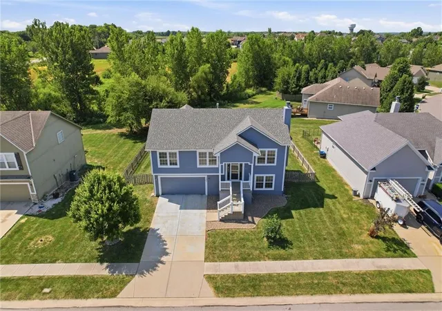4th image of 1501 N 6th Street E, Louisburg, KS 66053 | MLS# 2630225