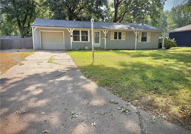 Photo 1 of Single family home for sale at 8747 Larsen St, Overland Park, KS 66214 | MLS# 2630229 | Listing updated on 2026-09-07
