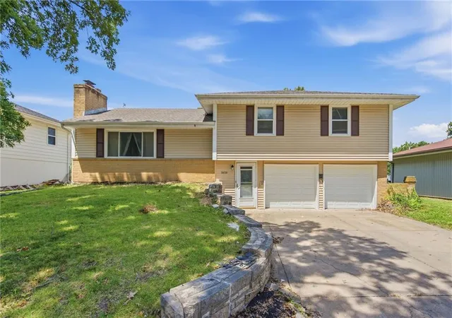 Homes for sale in Kansas City, MO | 5614 N Tullis Ave, Kansas City, MO 64119 | MLS# 2630232