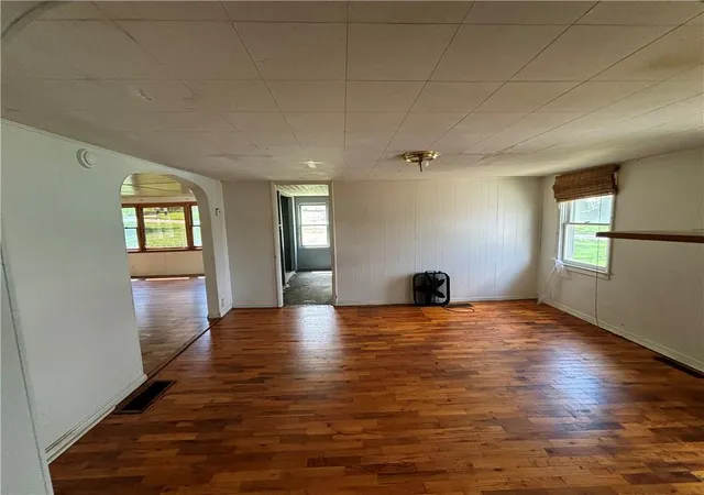11th image of 3813 W Arylawn Dr, St Joseph, MO 64503 | MLS# 2630235