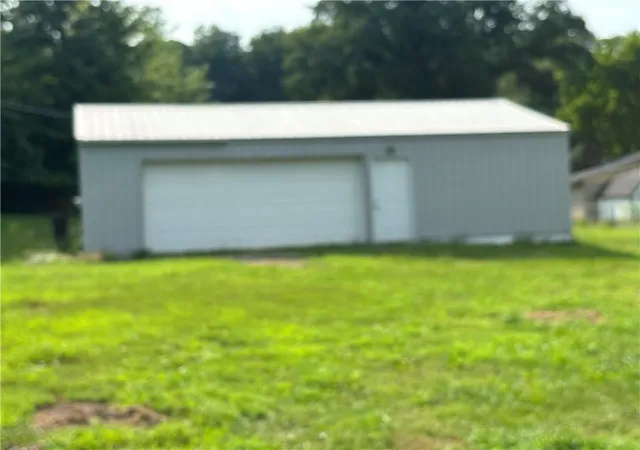 Photo 3 of Sale Pending at 3813 W Ayrlawn Dr, St Joseph, MO 64503 | MLS# 2630235 | Listing updated on 2026-08-19