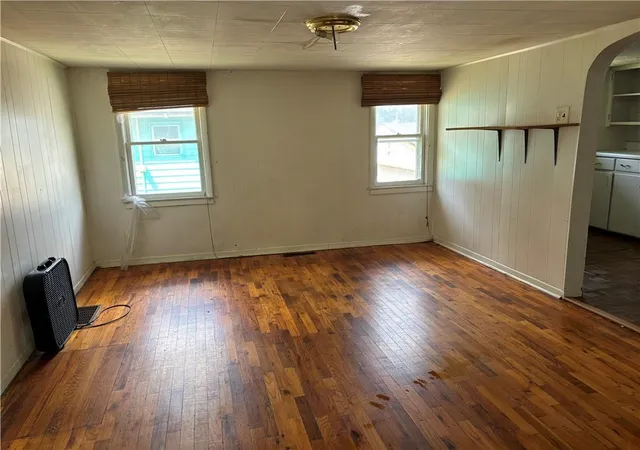 Photo 5 of Sale Pending at 3813 W Ayrlawn Dr, St Joseph, MO 64503 | MLS# 2630235 | Listing updated on 2026-08-19