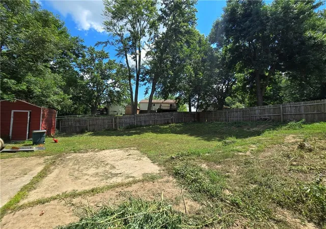 2nd image of 1935 Belmont Pl, Independence, MO 64057 | MLS# 2630239