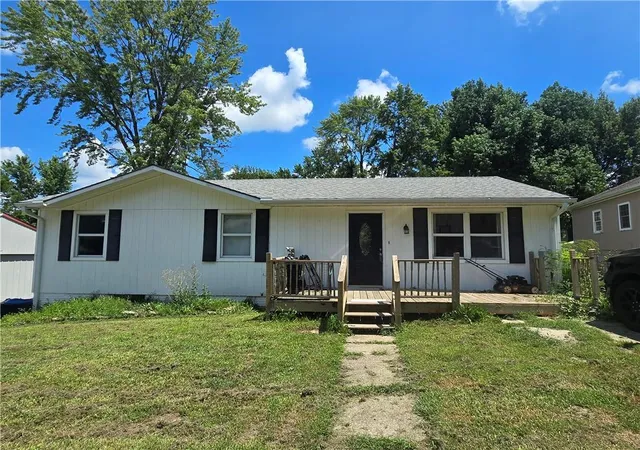 1st image of 1935 Belmont Pl, Independence, MO 64057 | MLS# 2630239