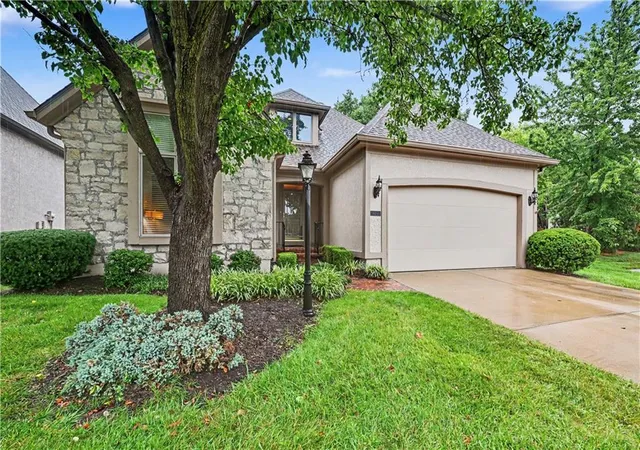 1st image of 6202 W 128th St, Leawood, KS 66209 | MLS# 2630241