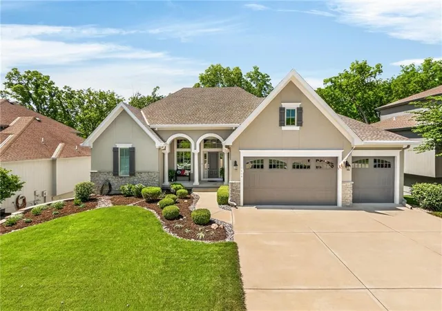 Homes for sale in Kansas City, MO | 9404 93rd Ter, Kansas City, MO 64157 | MLS# 2630242