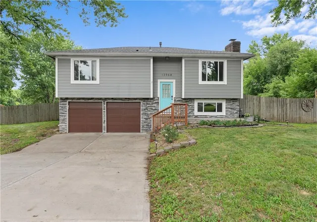 1st image of 13968 Mcintyre Rd, Leavenworth, KS 66048 | MLS# 2630249