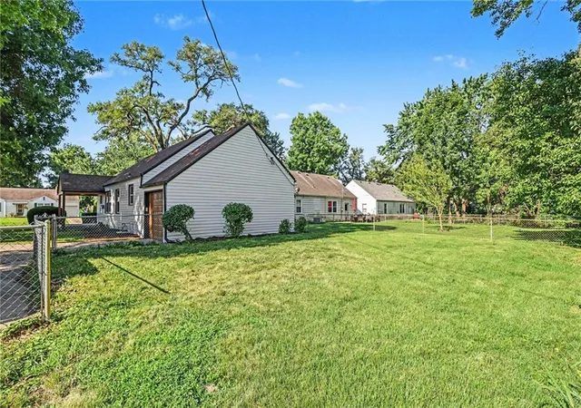 Homes for sale in Roeland Park, KS | 5016 W 51st St, Roeland Park, KS 66205 | MLS# 2630267