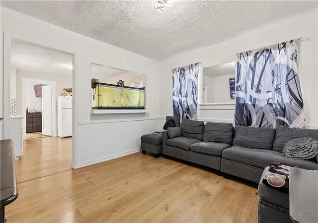 Photo 3 of Single family home for sale at 521 N Osage St, Independence, MO 64050 | MLS# 2630270 | Listing updated on 2026-07-11