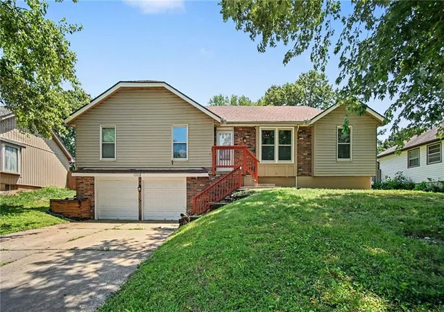 Homes for sale in Blue Springs, MO | 1008 Sw 19th Street Ter, Blue Springs, MO 64015 | MLS# 2630271