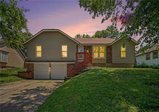 Homes for sale in Blue Springs, MO | 1008 Sw 19th Street Ter, Blue Springs, MO 64015 | MLS# 2630271