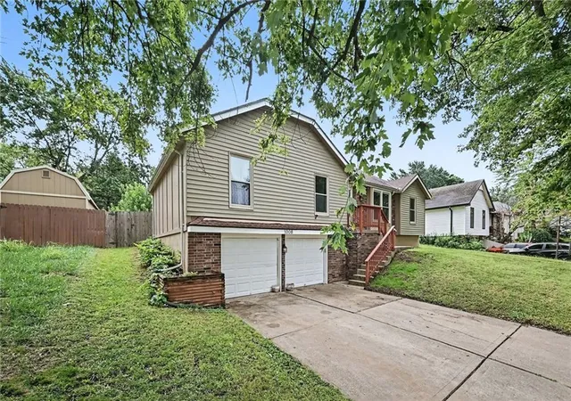 Photo 2 of Sale Pending at 1008 Sw 19th Street Ter, Blue Springs, MO 64015 | MLS# 2630271 | Listing updated on 2026-09-01