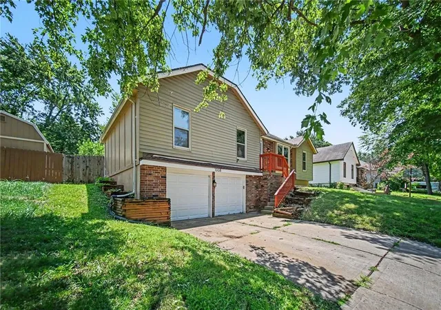 Homes for sale in Blue Springs, MO | 1008 Sw 19th Street Ter, Blue Springs, MO 64015 | MLS# 2630271