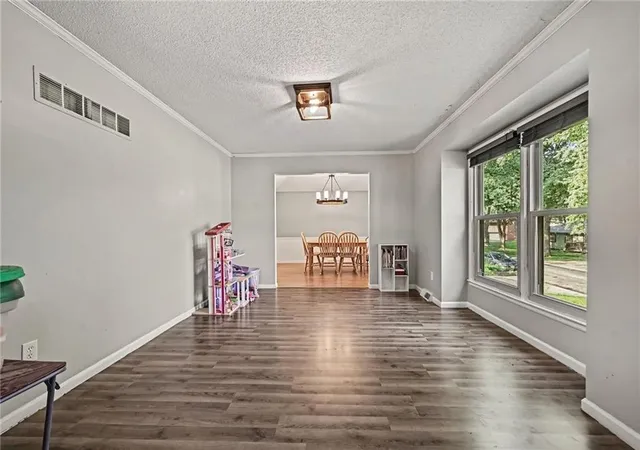 Photo 3 of Sale Pending at 1008 SW 19th Street Ter, Blue Springs, MO 64015 | MLS# 2630271 | Listing updated on 2026-09-01