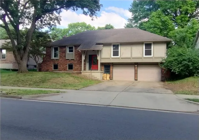 1st image of 16405 Spring Valley Rd, Belton, MO 64012 | MLS# 2630272