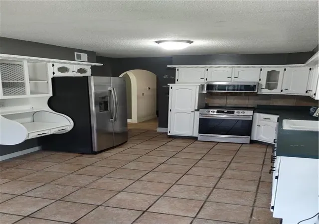 5th image of 16405 Spring Valley Rd, Belton, MO 64012 | MLS# 2630272