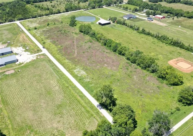 4th image of E 223rd St, Cleveland, MO 64734 | MLS# 2630276