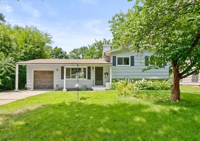 1st image of 7306 Larsen Ln, Shawnee, KS 66203 | MLS# 2630280