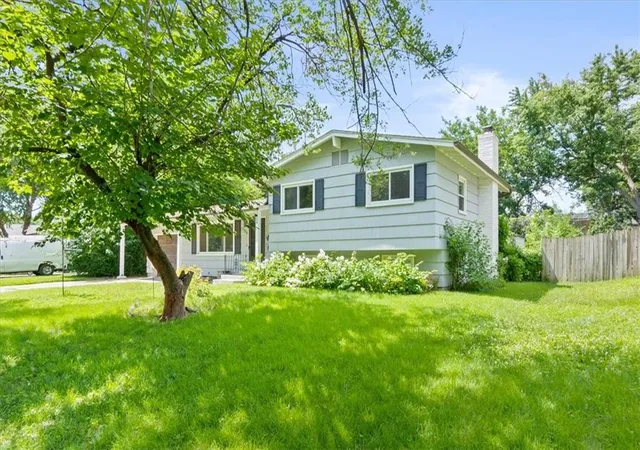 3rd image of 7306 Larsen Ln, Shawnee, KS 66203 | MLS# 2630280